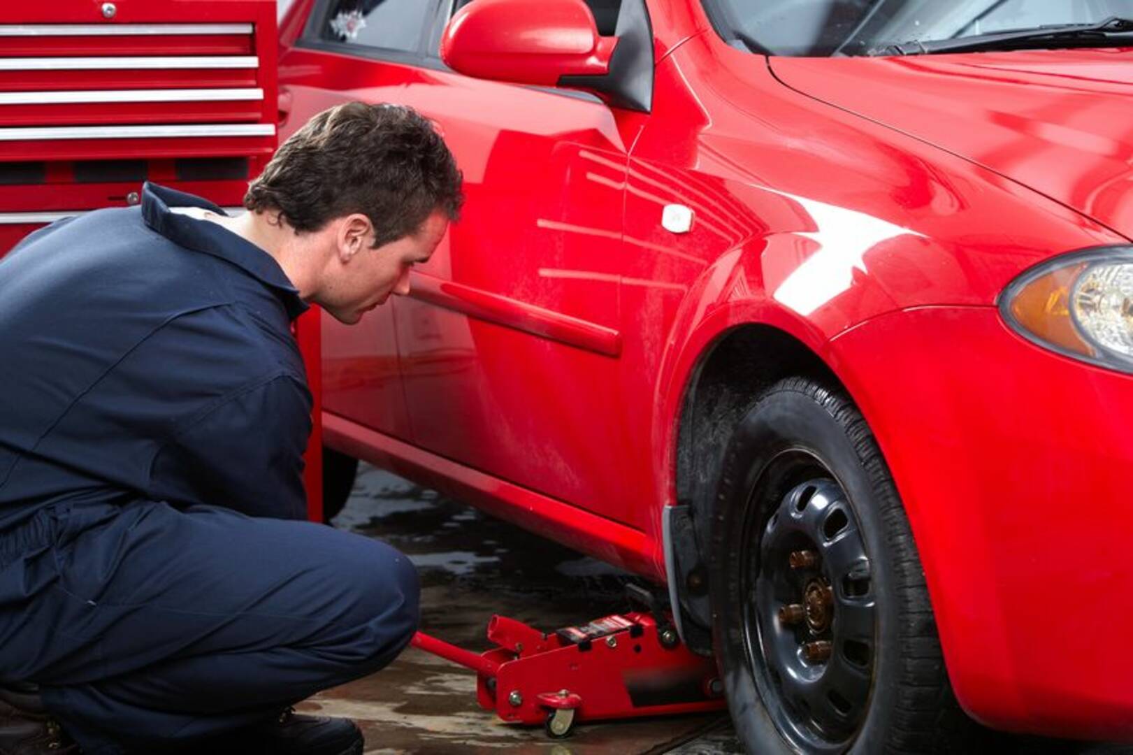 Contact S & M Truck World Inc for the Best Tire Shop in Clearwater FL logo