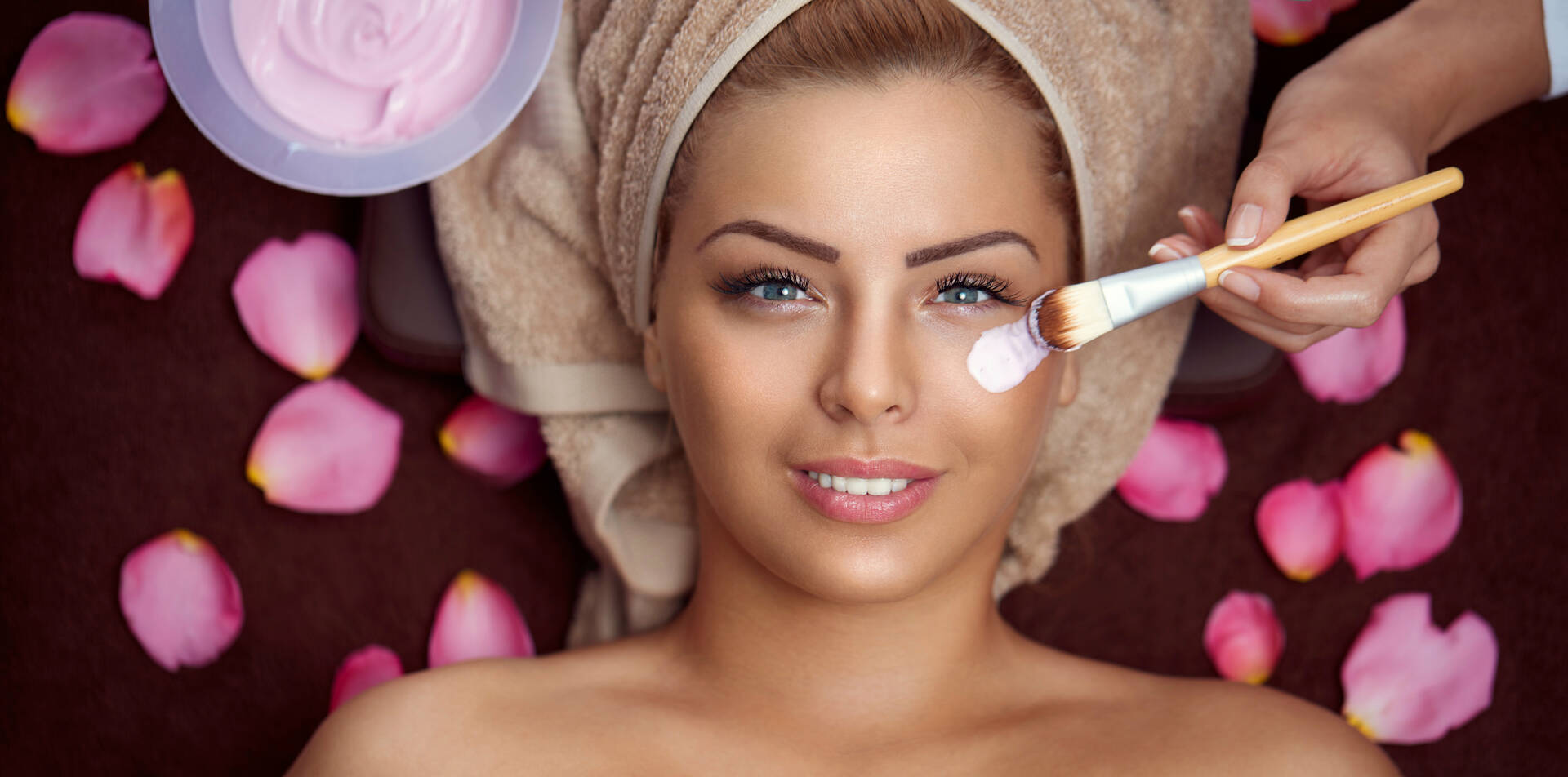 Lindsay Esthetics logo