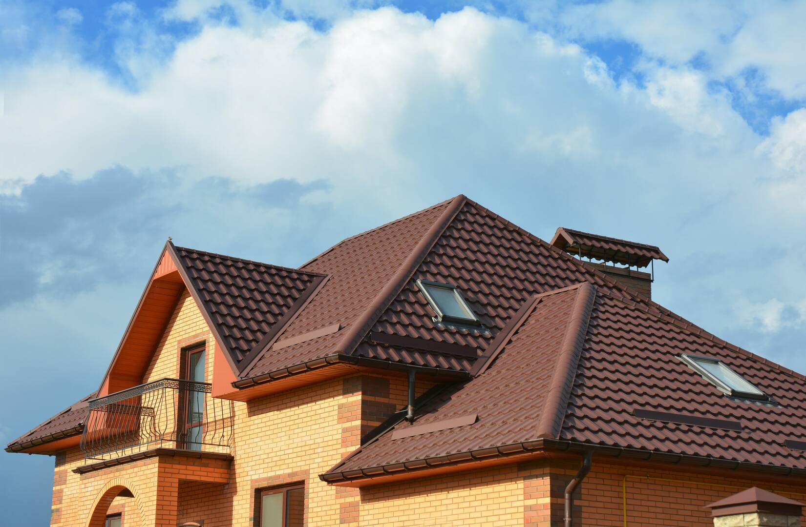 Hubbard Roofing, Inc logo