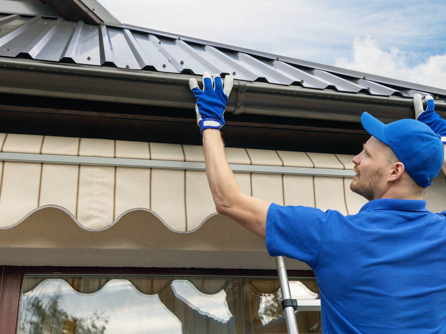 Quality Discount Roofing & Construction logo